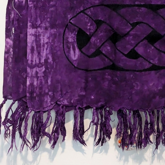 Celtic Design Purple Sarong Wrap / Scarf🐚 🐚 Beach Cover-up - Picture 3 of 4